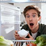 Astuce rapide pour désodoriser votre réfrigérateur en quelques secondes avec un seul ingrédient