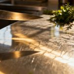 Comment faire briller l'inox sans traces : le secret des professionnels